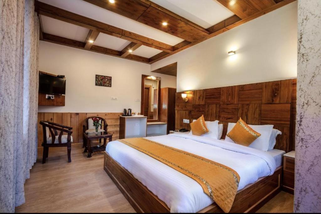 Royal Rajasthan Regency - Hotel & Restaurant Манали Экстерьер фото